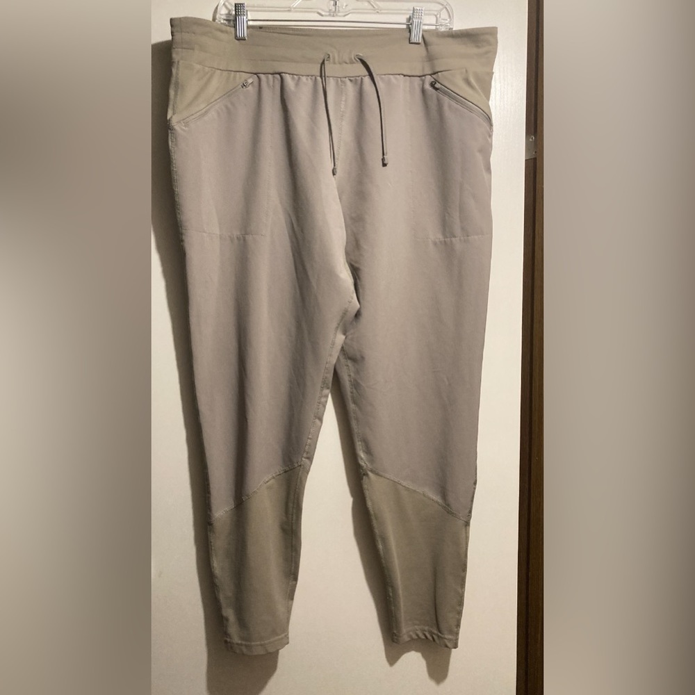 Woman’s Columbia pants